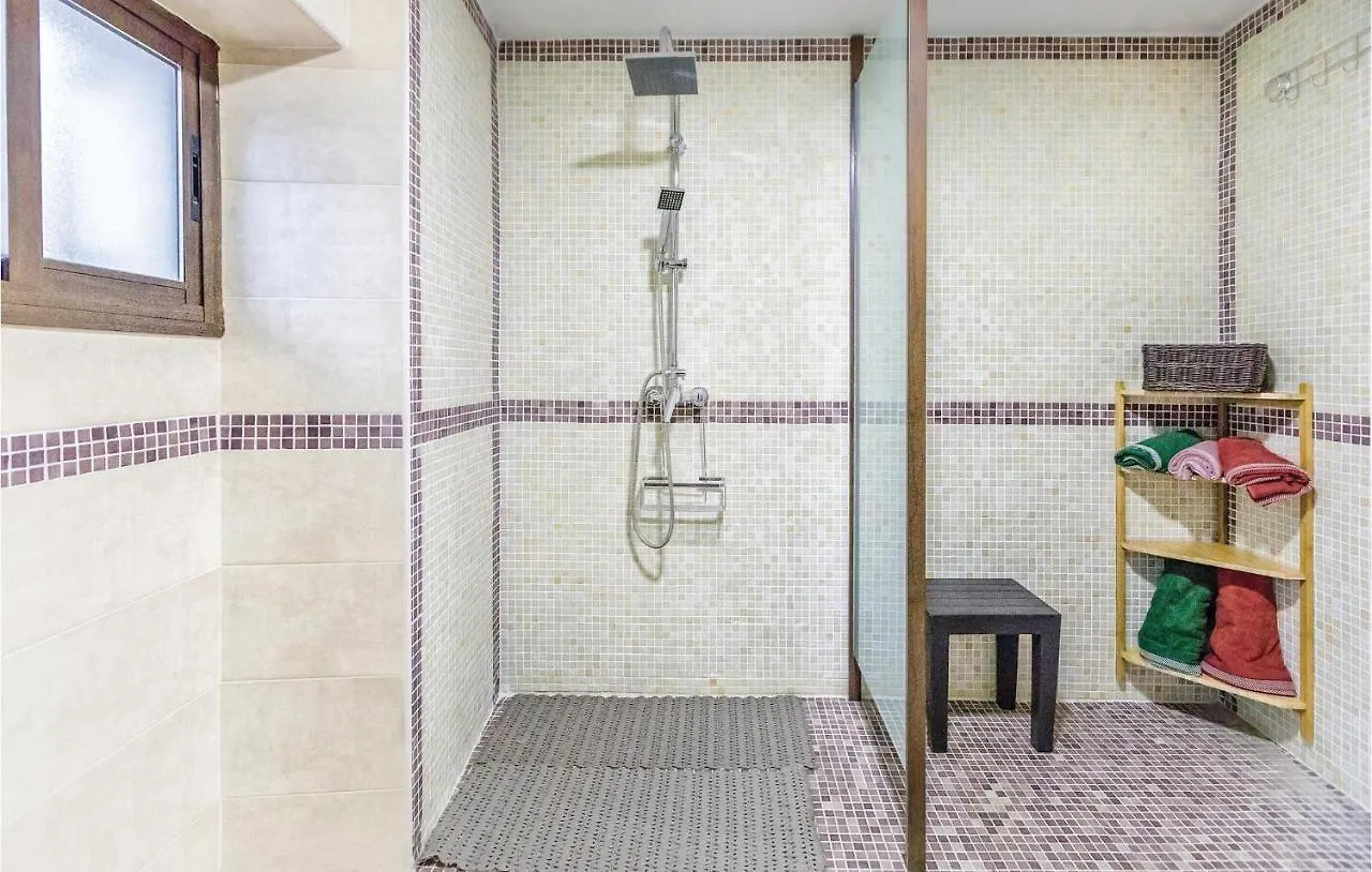 بيت للعطل Beautiful Home In Periana With Kitchen