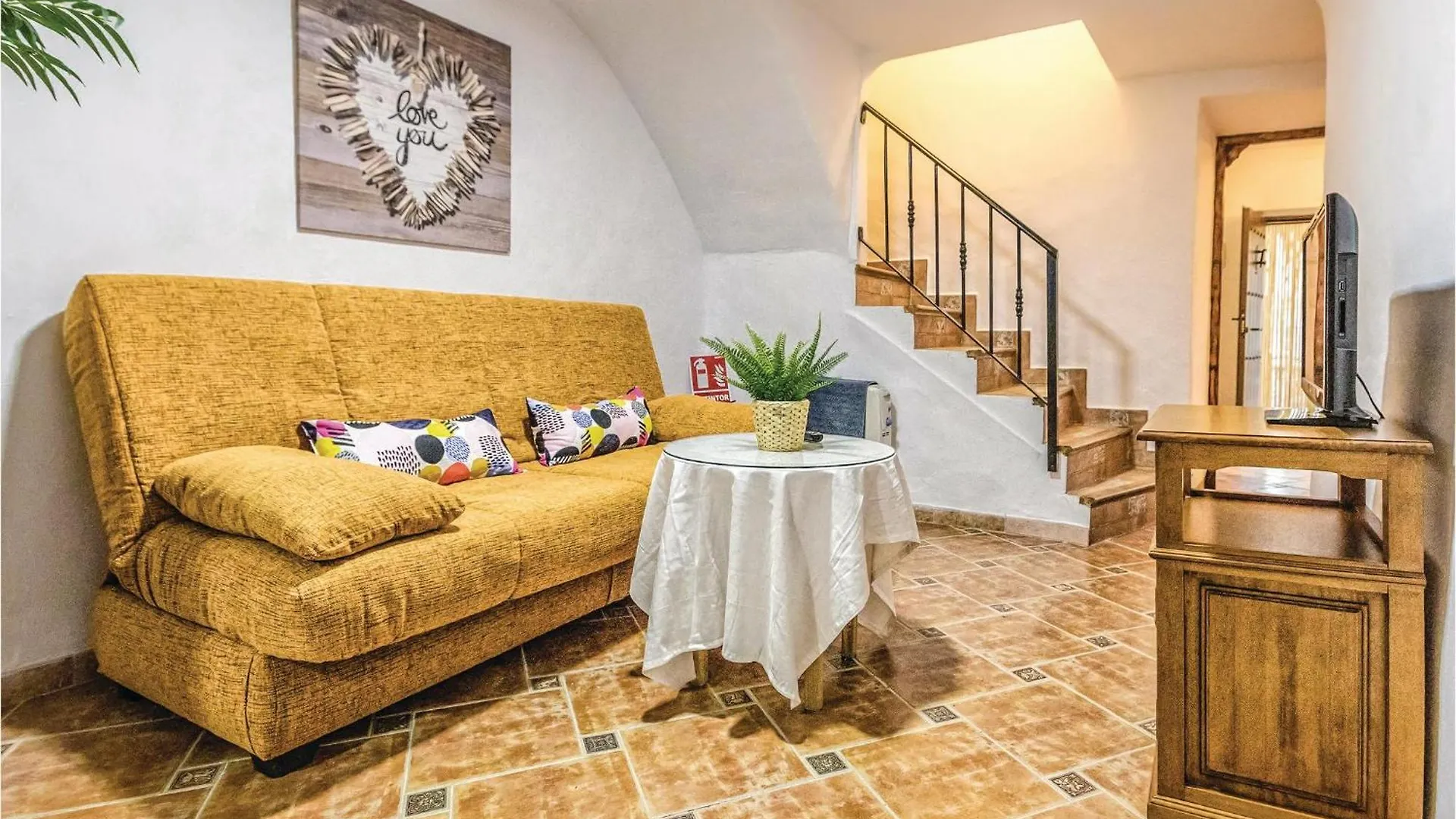 Beautiful Home In Periana With Kitchen بيت للعطل